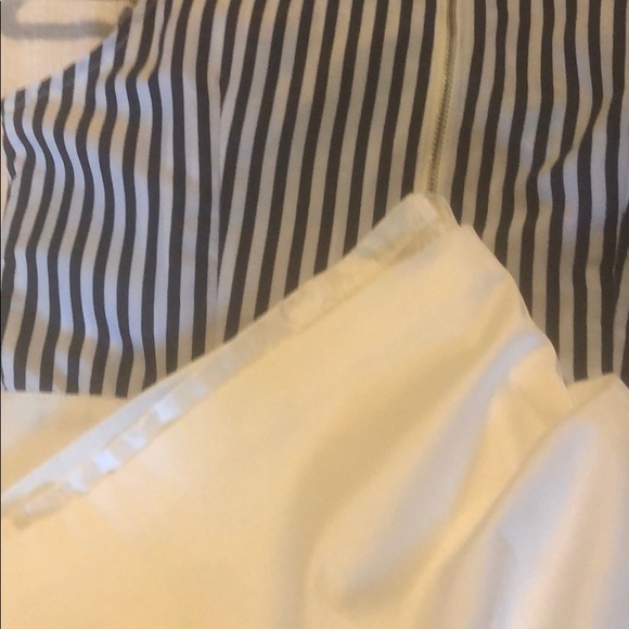 Size small white and navy striped dress - Picture 4 of 5